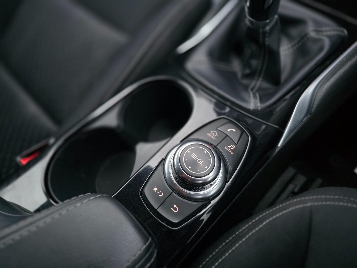 Used Infiniti Q30 2017 for sale - 76832108: Photo 26