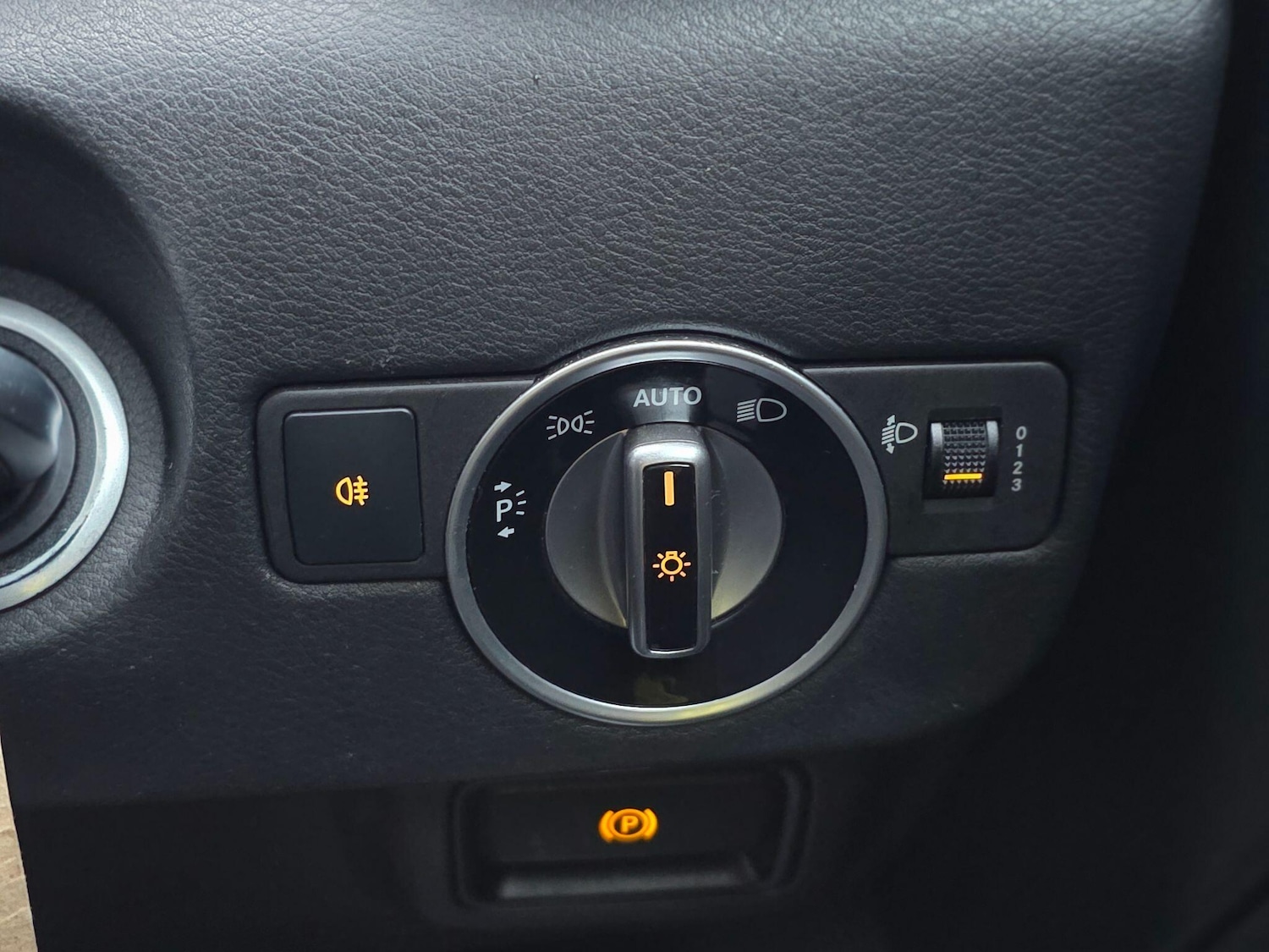 Used Infiniti Q30 2017 for sale - 76832108: Photo 27