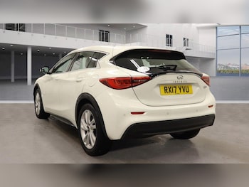 Used Infiniti Q30 2017 for sale - 76832108: Photo