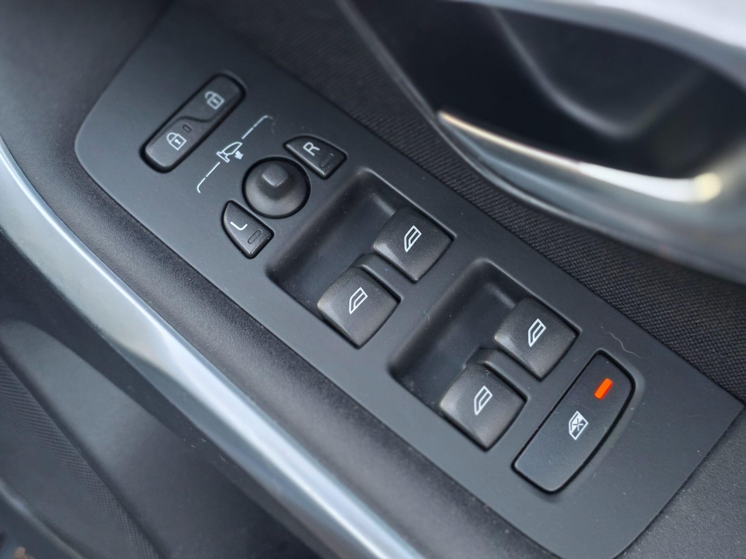 Used Volvo V40 2017 for sale - 77097822: Photo 27