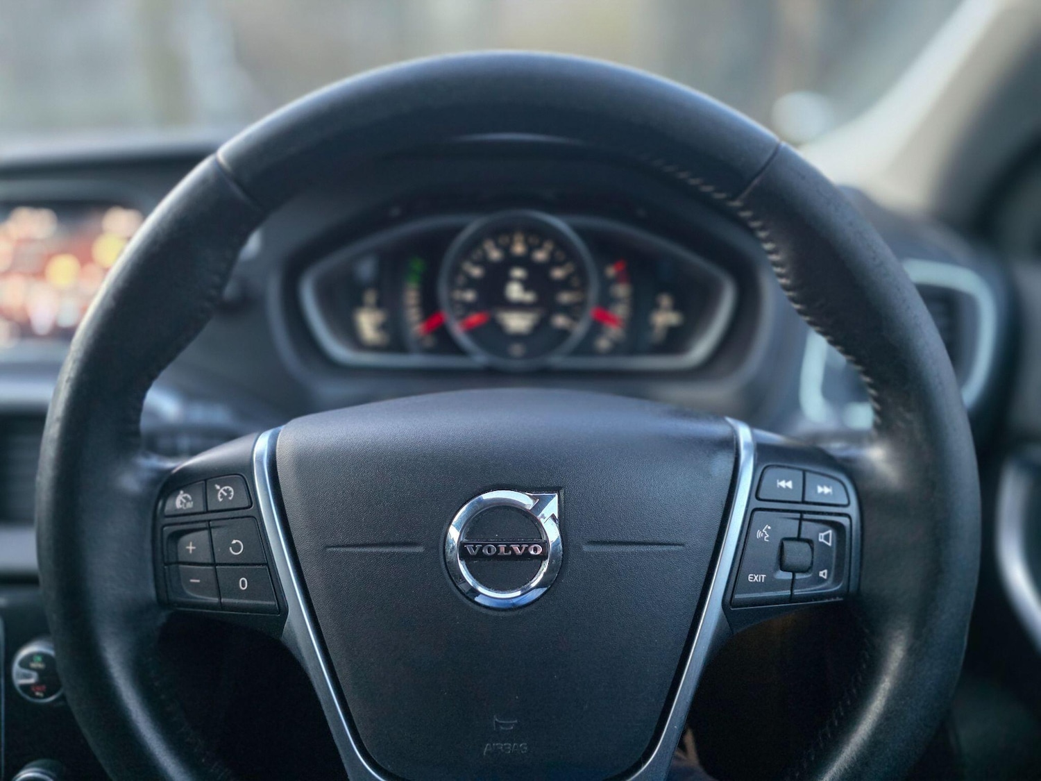 Used Volvo V40 2017 for sale - 77097822: Photo 32