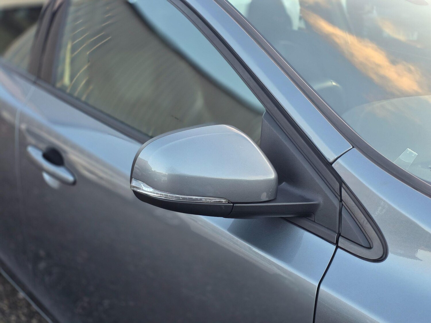 Used Volvo V40 2017 for sale - 77097822: Photo 48