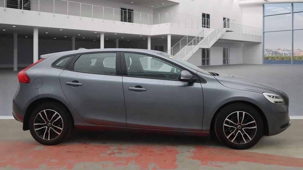 Used Volvo V40 2017 for sale - 77097822: Photo 5