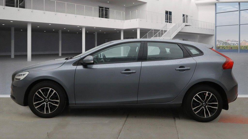 Used Volvo V40 2017 for sale - 77097822: Photo 6