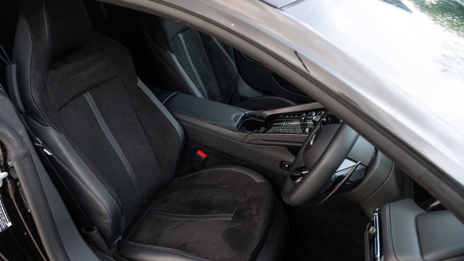 Used Aston Martin V8 for sale - 76916008: Photo 12