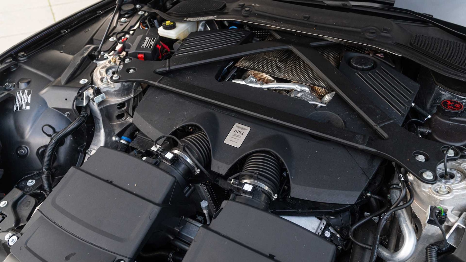 Used Aston Martin V8 for sale - 76916008: Photo 13