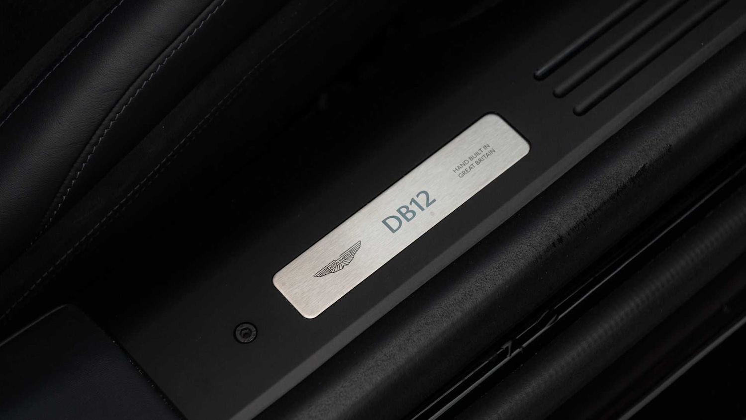 Used Aston Martin V8 for sale - 76916008: Photo 14