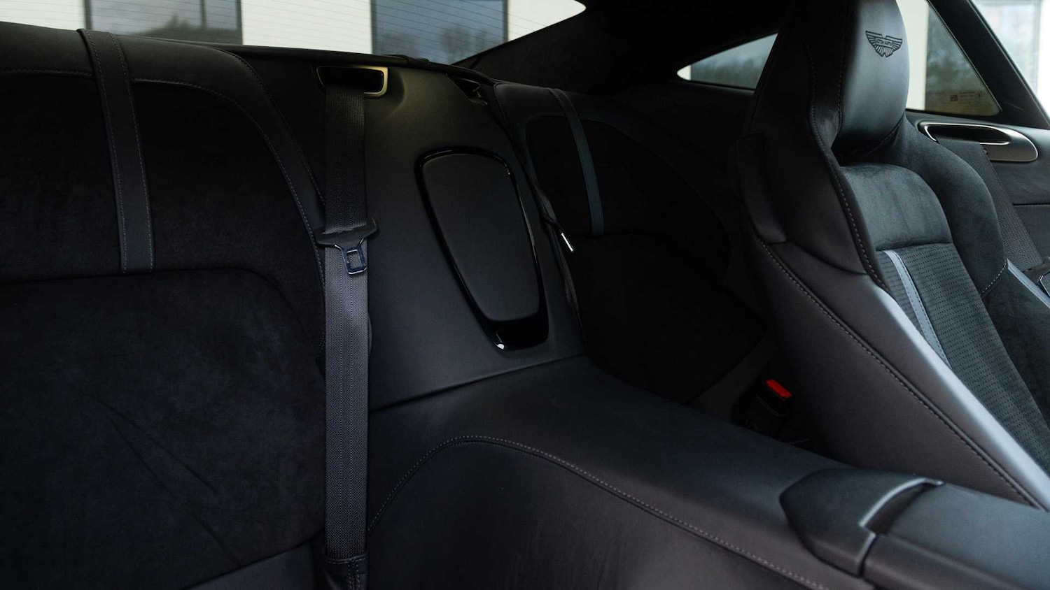 Used Aston Martin V8 for sale - 76916008: Photo 15