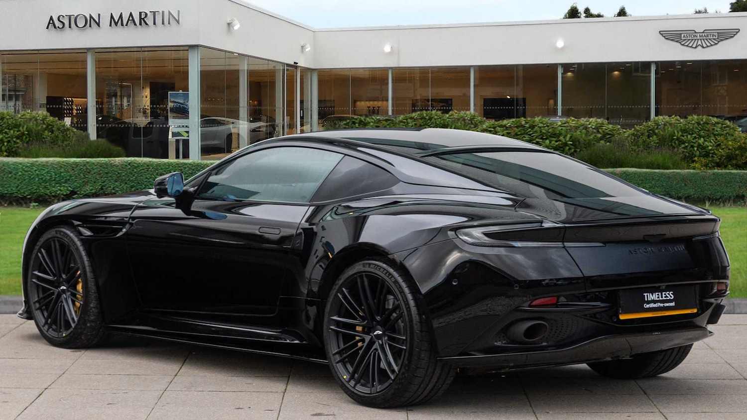 Used Aston Martin V8 for sale - 76916008: Photo 2