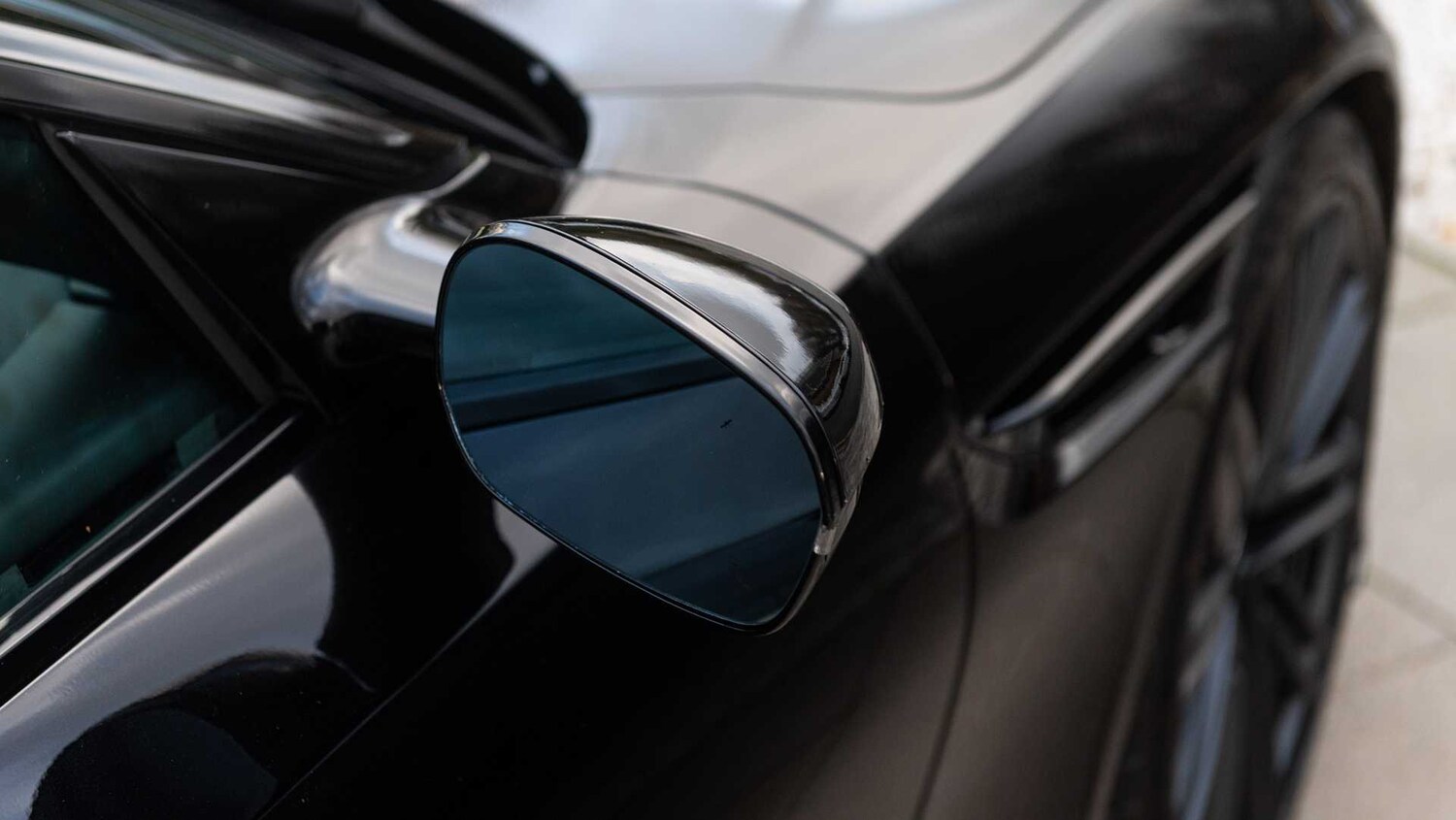 Used Aston Martin V8 for sale - 76916008: Photo 24