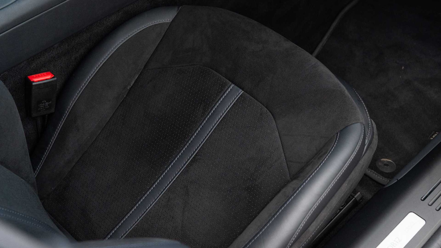 Used Aston Martin V8 for sale - 76916008: Photo 30