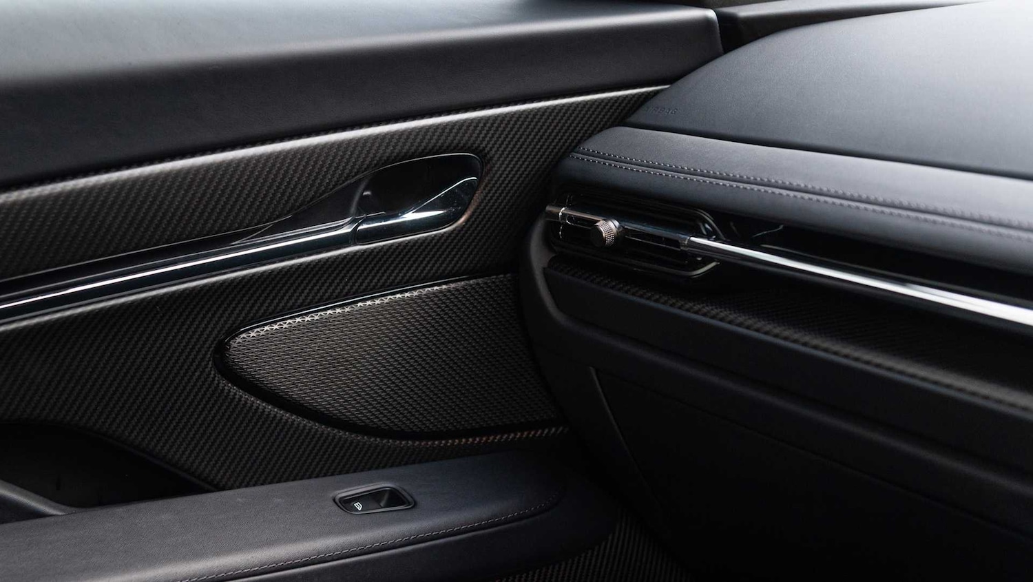 Used Aston Martin V8 for sale - 76916008: Photo 32