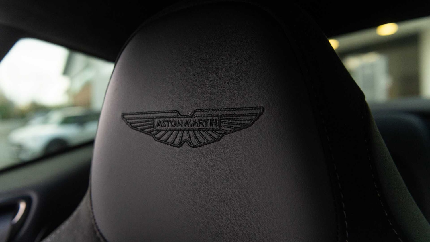 Used Aston Martin V8 for sale - 76916008: Photo 5