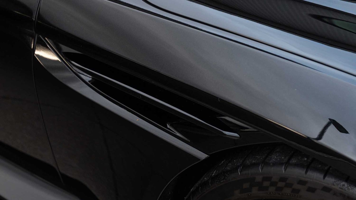 Used Aston Martin V8 for sale - 76916008: Photo 9