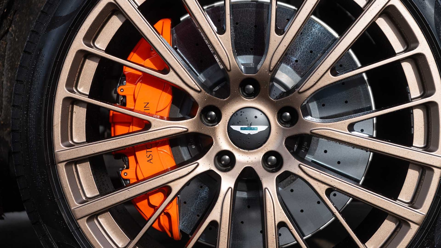 Used Aston Martin DBX 2025 for sale - 77458610: Photo 18