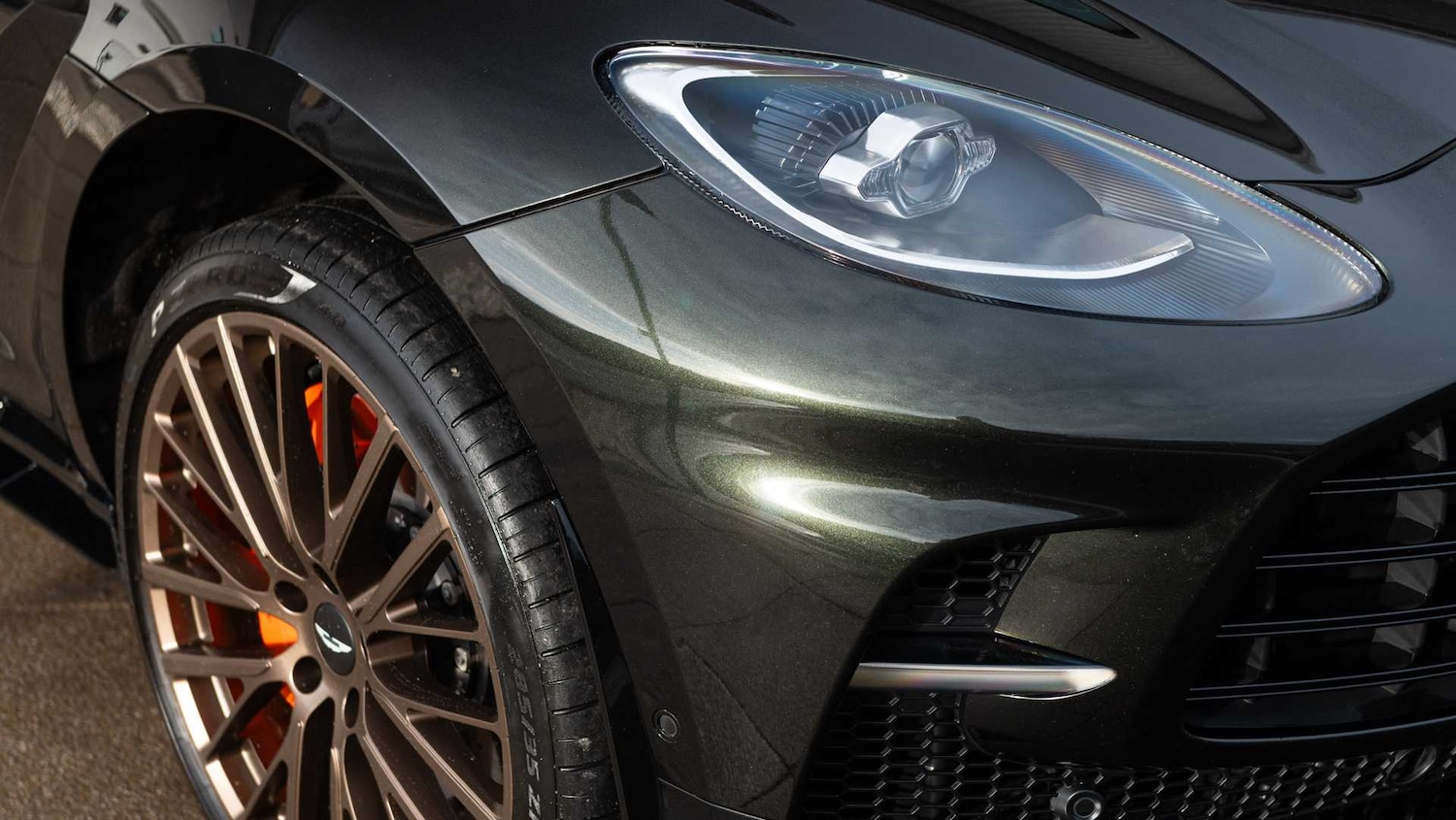 Used Aston Martin DBX 2025 for sale - 77458610: Photo 22