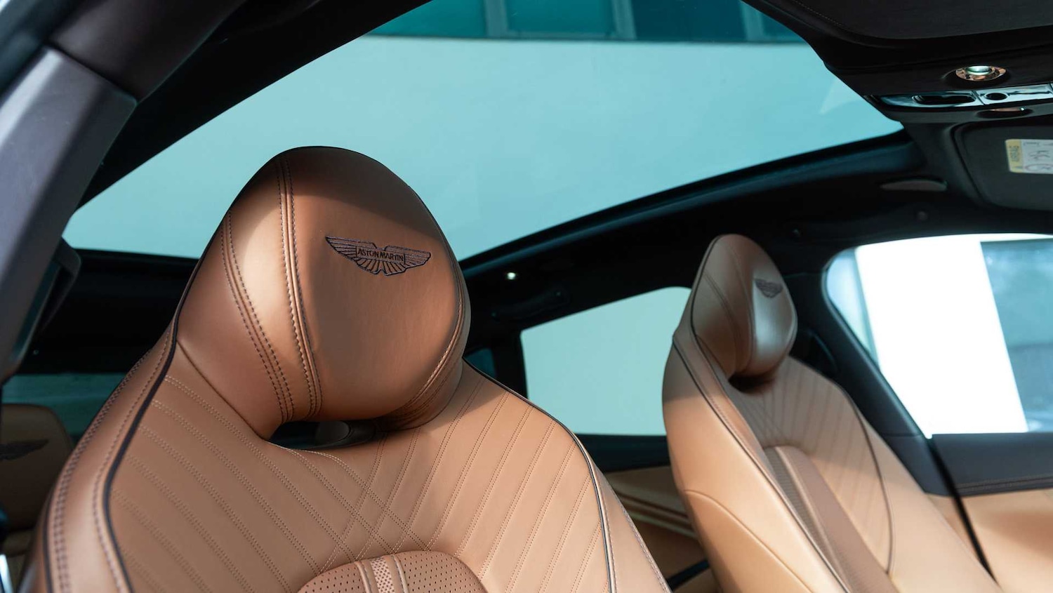 Used Aston Martin DBX 2025 for sale - 77458610: Photo 31