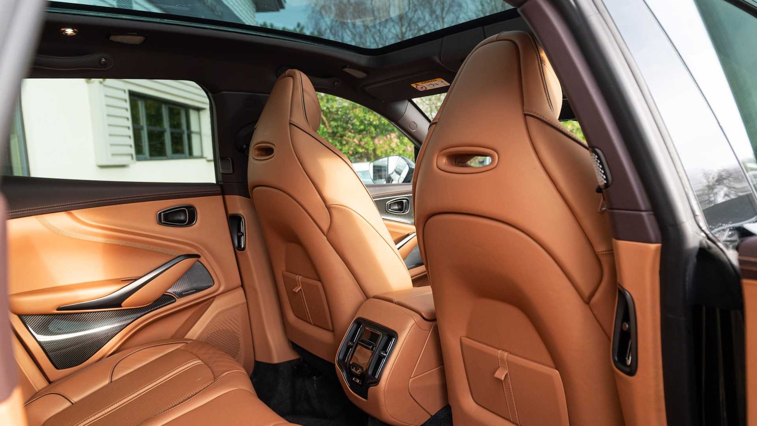 Used Aston Martin DBX 2025 for sale - 77458610: Photo 33