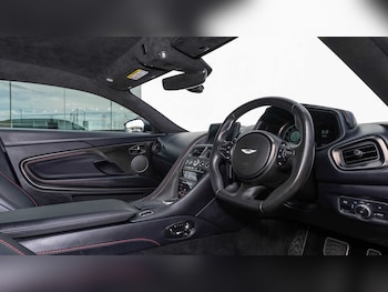Used Aston Martin DB11 2022 for sale - 79001992: Photo