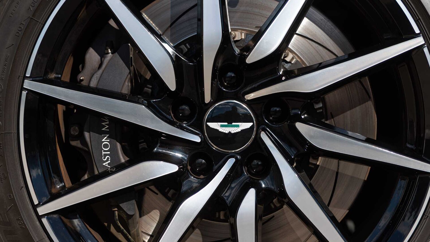 Used Aston Martin DB11 2021 for sale - 78149171: Photo 17