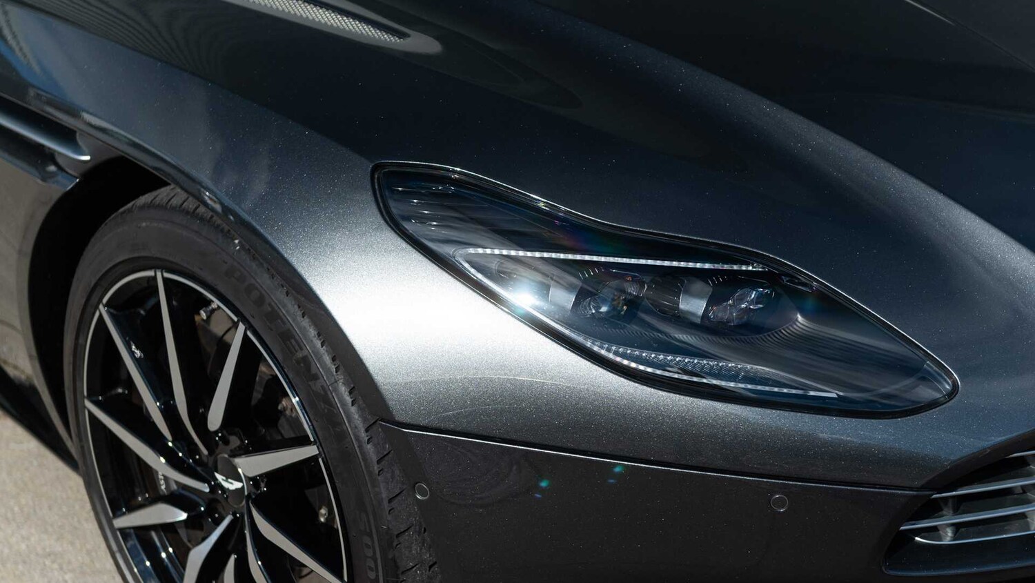 Used Aston Martin DB11 2021 for sale - 78149171: Photo 18