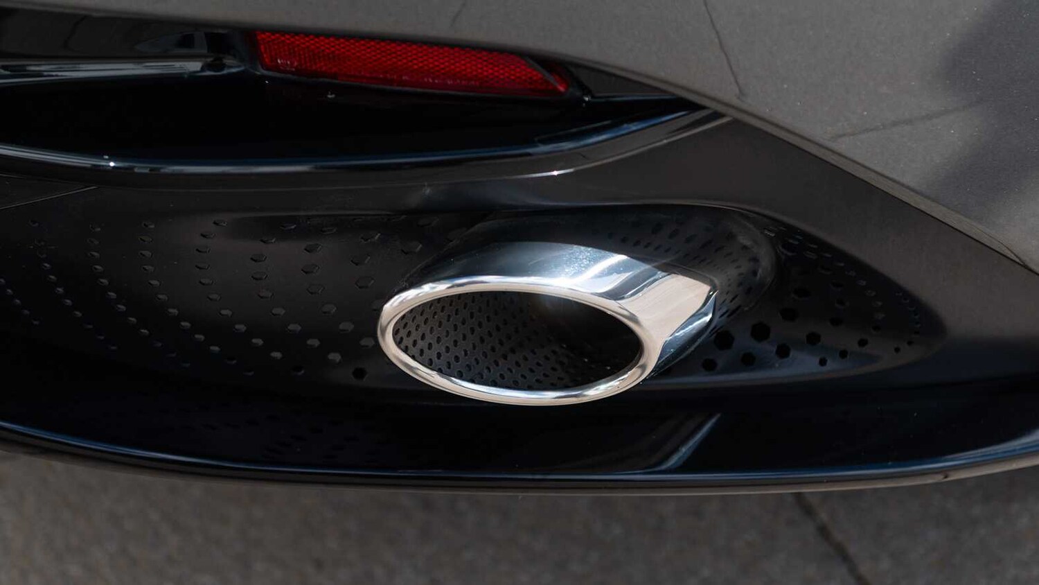 Used Aston Martin DB11 2021 for sale - 78149171: Photo 23