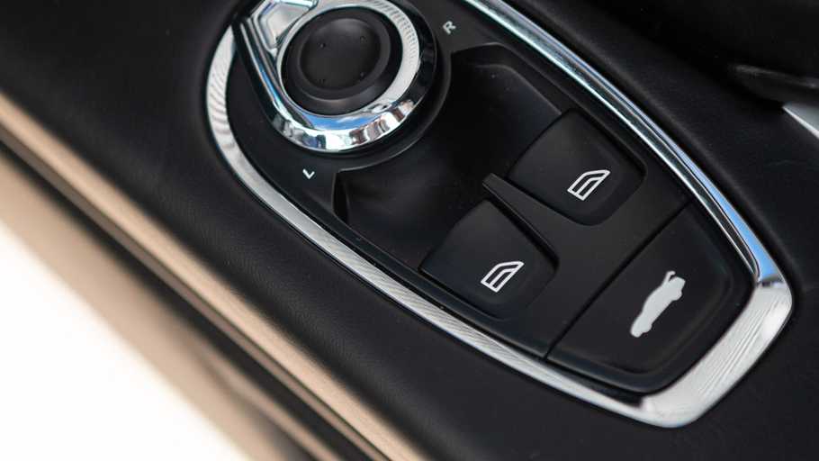 Used Aston Martin DB11 2021 for sale - 78149171: Photo 31