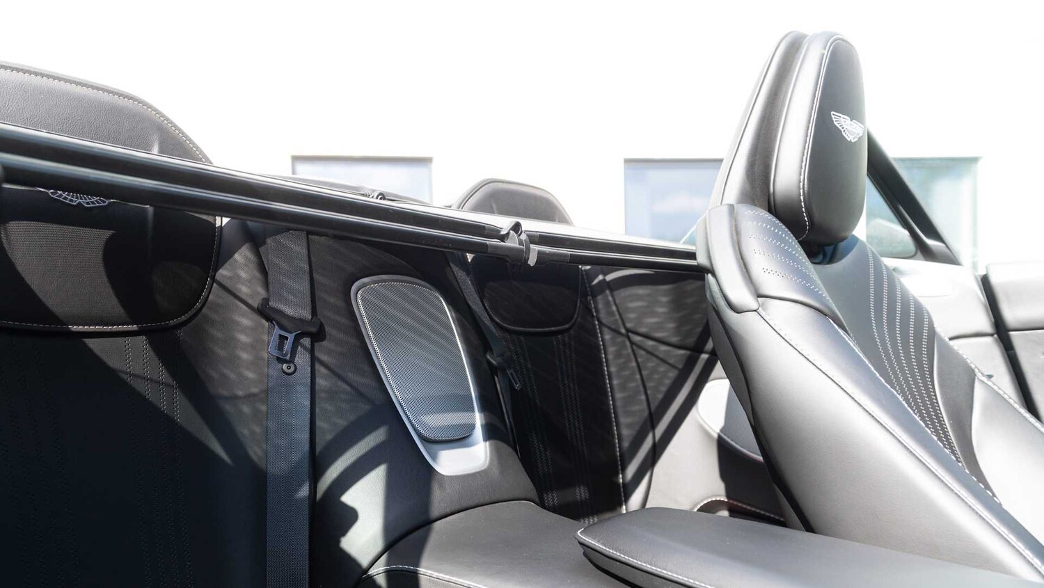 Used Aston Martin DB11 2021 for sale - 78149171: Photo 32