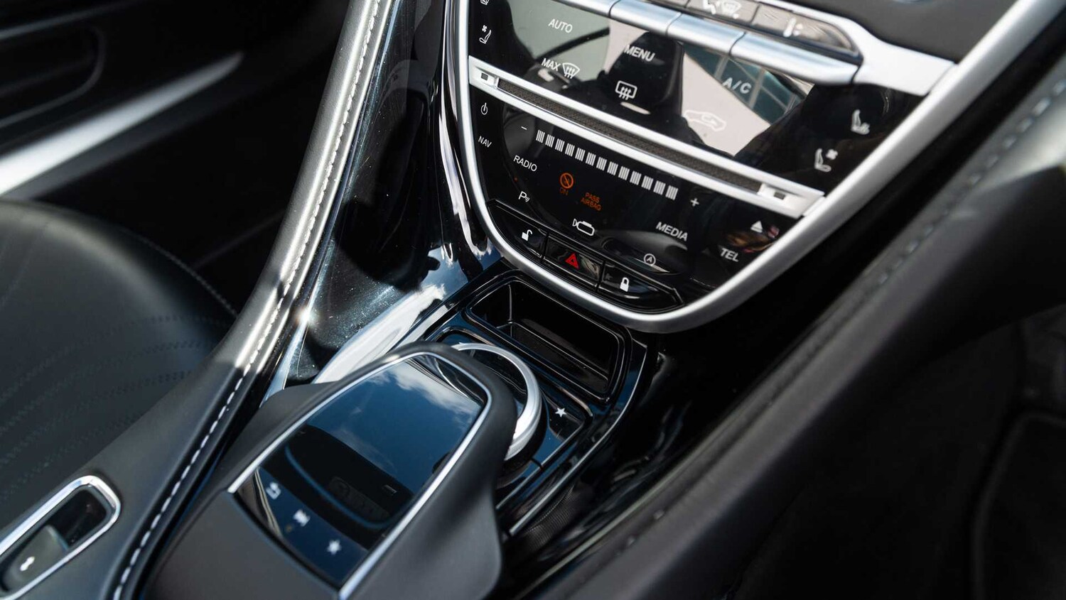 Used Aston Martin DB11 2021 for sale - 78149171: Photo 35