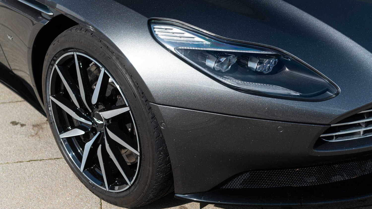 Used Aston Martin DB11 for sale - 78052432: Photo 13