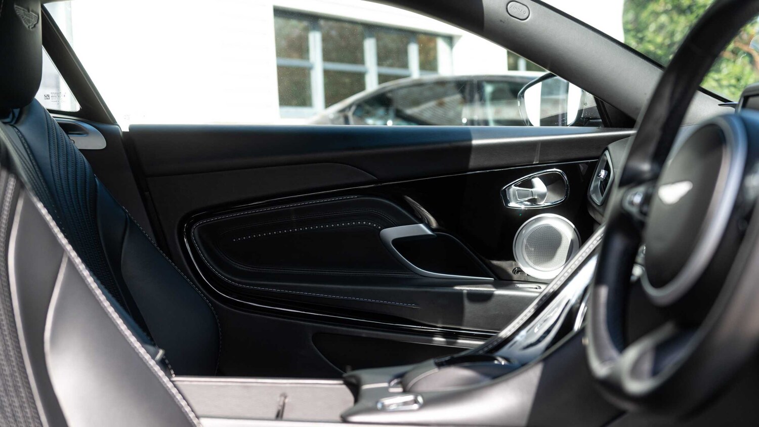 Used Aston Martin DB11 for sale - 78052432: Photo 27