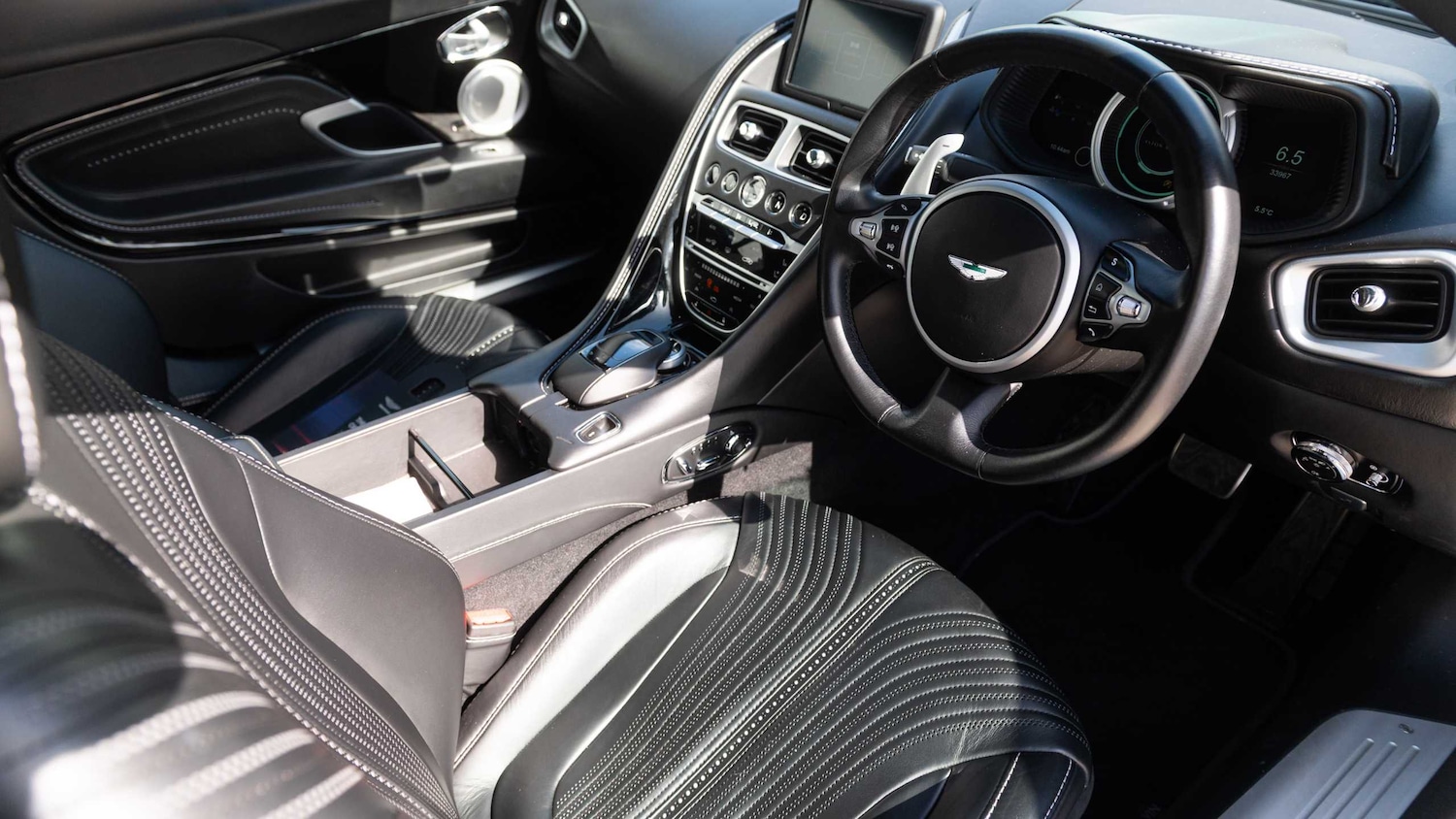 Used Aston Martin DB11 for sale - 78052432: Photo 3