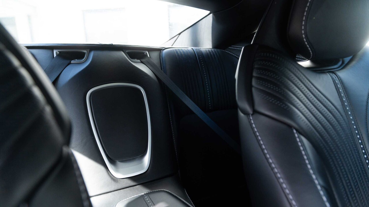 Used Aston Martin DB11 for sale - 78052432: Photo 30