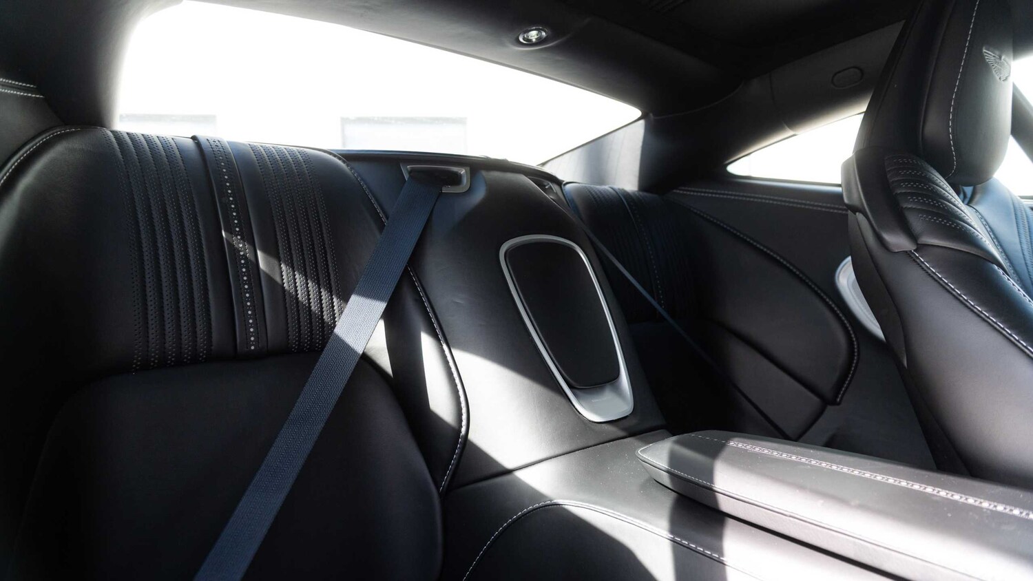 Used Aston Martin DB11 for sale - 78052432: Photo 32