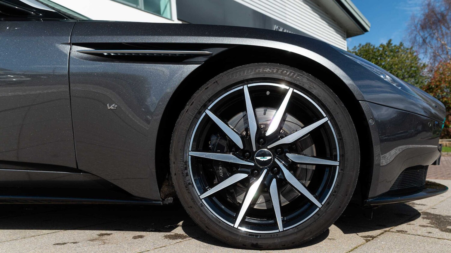 Used Aston Martin DB11 for sale - 78052432: Photo 9