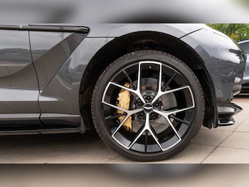 Used Aston Martin DBX 2024 for sale - 79319752: Photo