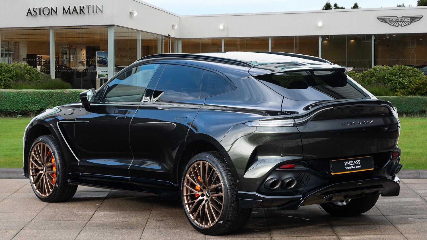 Used Aston Martin DBX 2025 for sale - 77943225: Photo 2