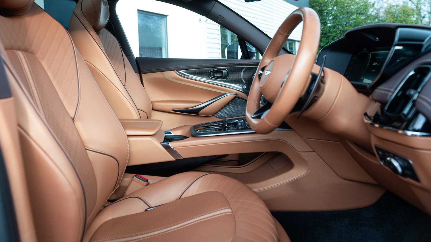 Used Aston Martin DBX 2025 for sale - 77943225: Photo 29