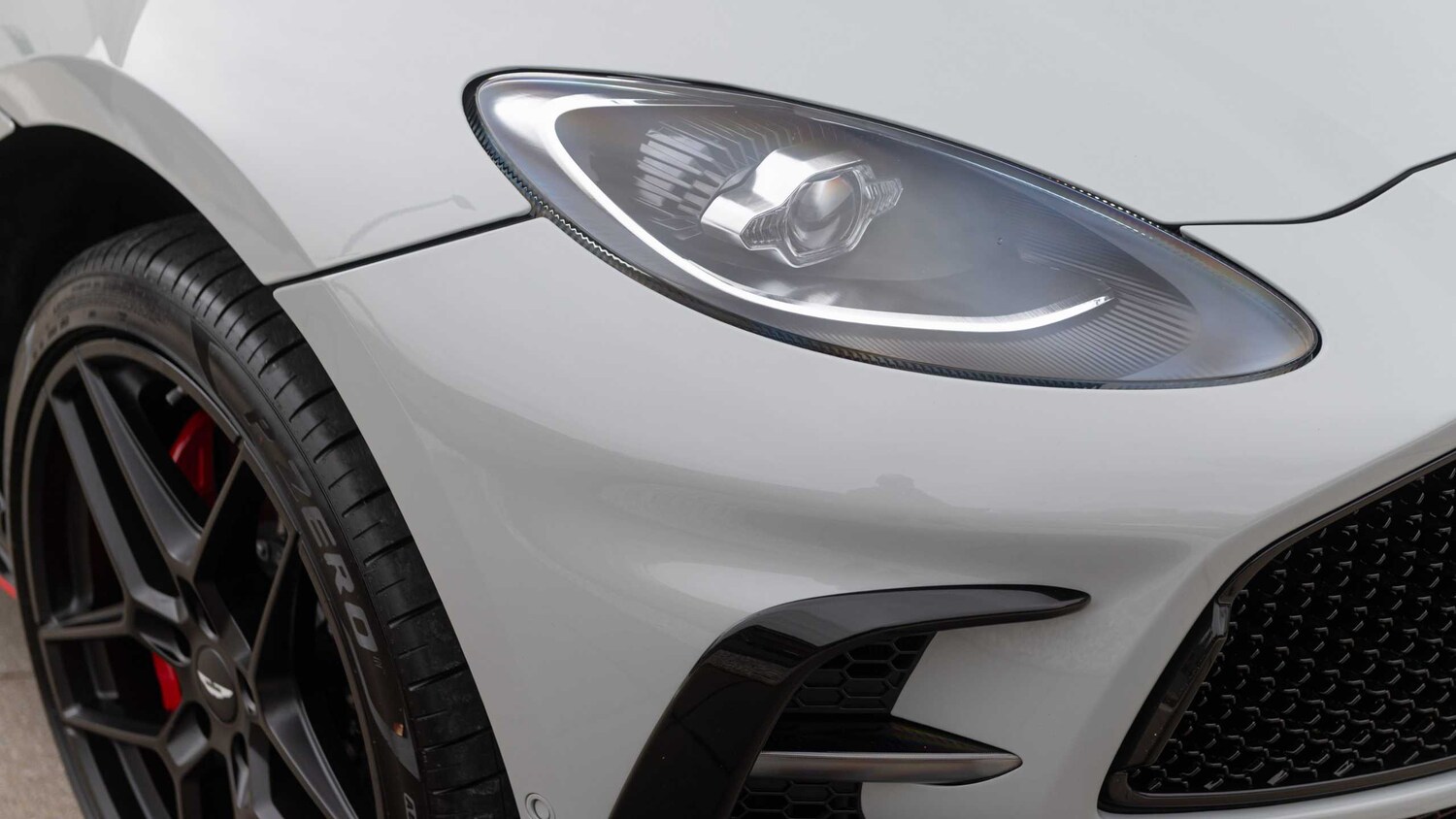 Used Aston Martin DBX 2026 for sale - 78161191: Photo 15