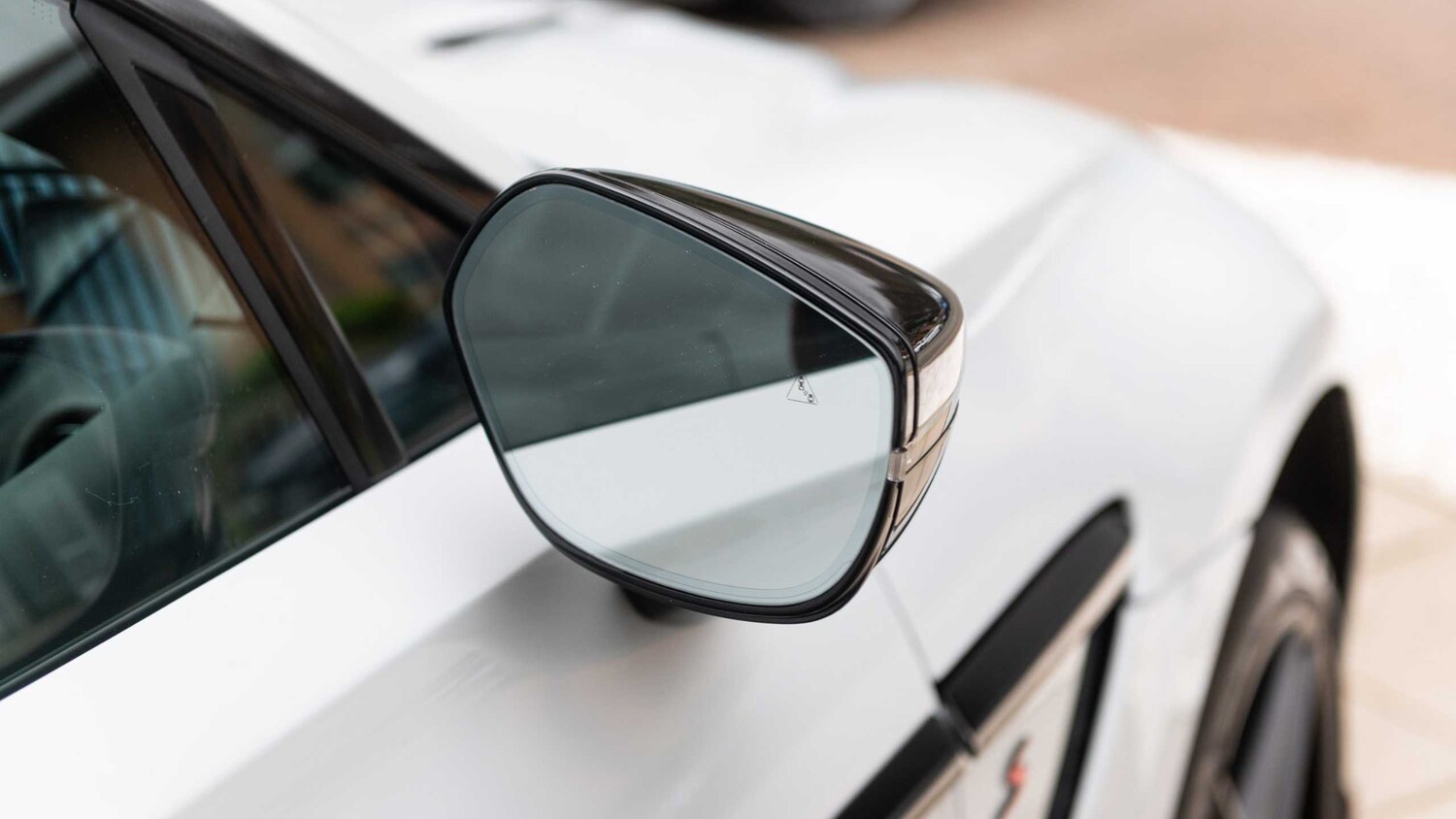 Used Aston Martin DBX 2026 for sale - 78161191: Photo 19