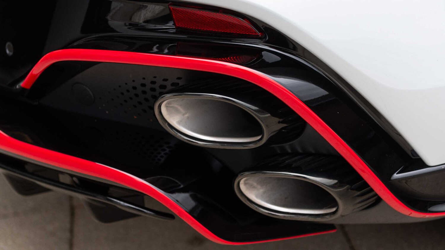 Used Aston Martin DBX 2026 for sale - 78161191: Photo 26