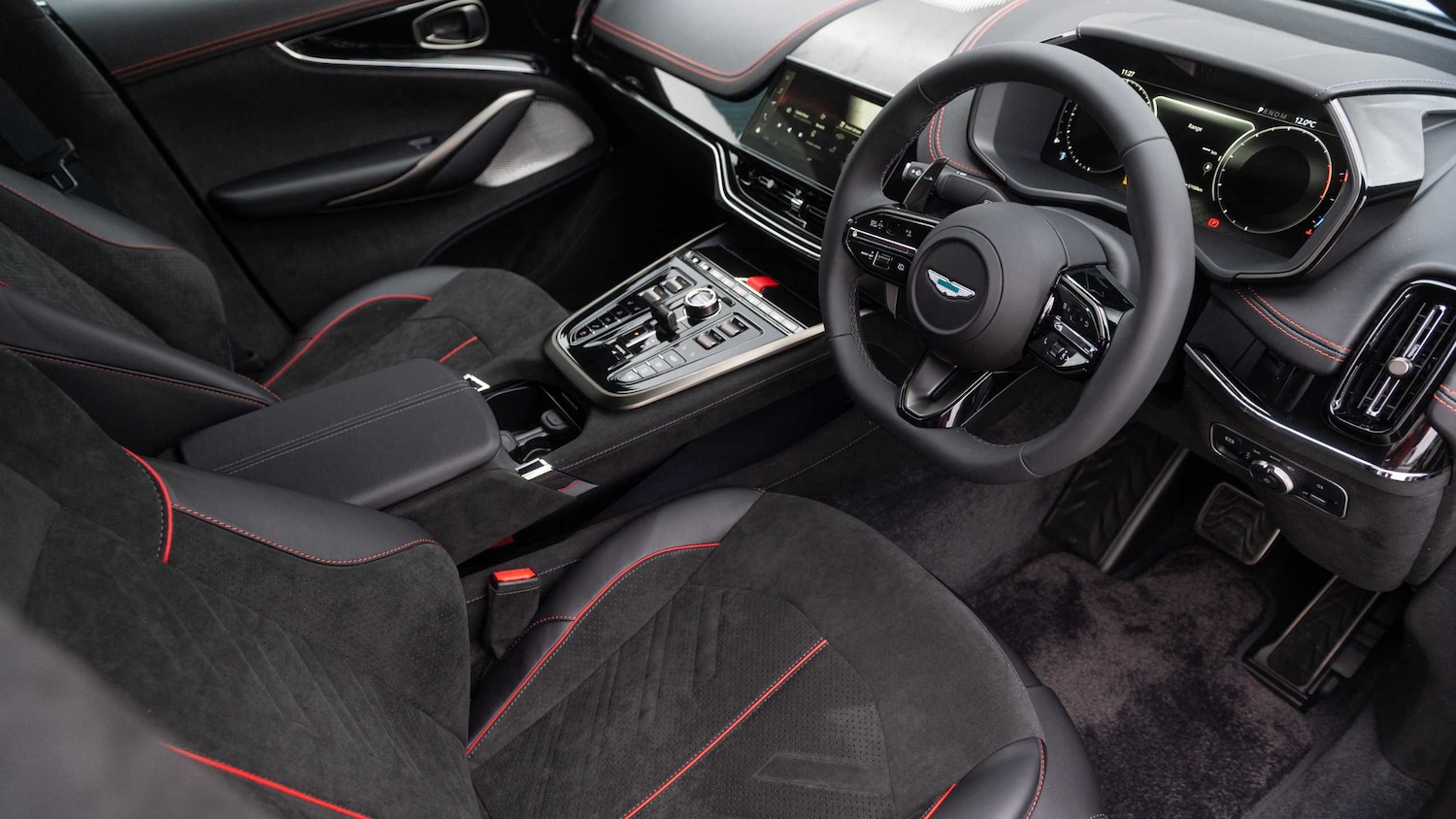 Used Aston Martin DBX 2026 for sale - 78161191: Photo 3