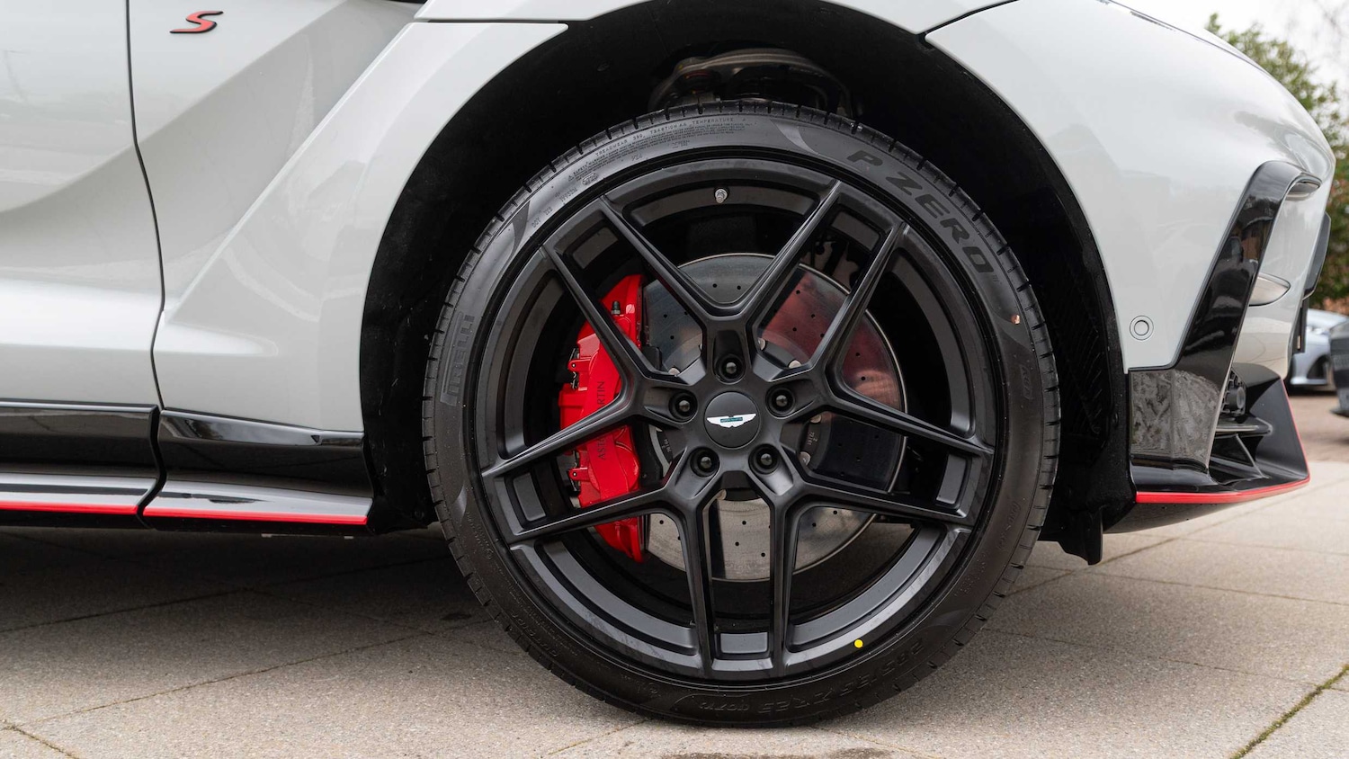 Used Aston Martin DBX 2026 for sale - 78161191: Photo 4