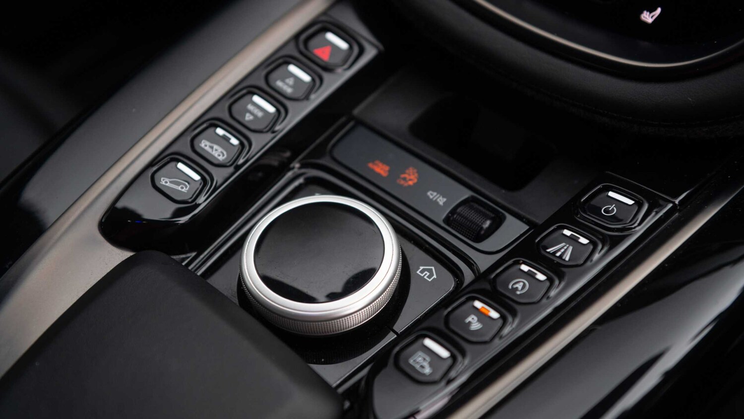 Used Aston Martin DBX 2025 for sale - 77886269: Photo 30