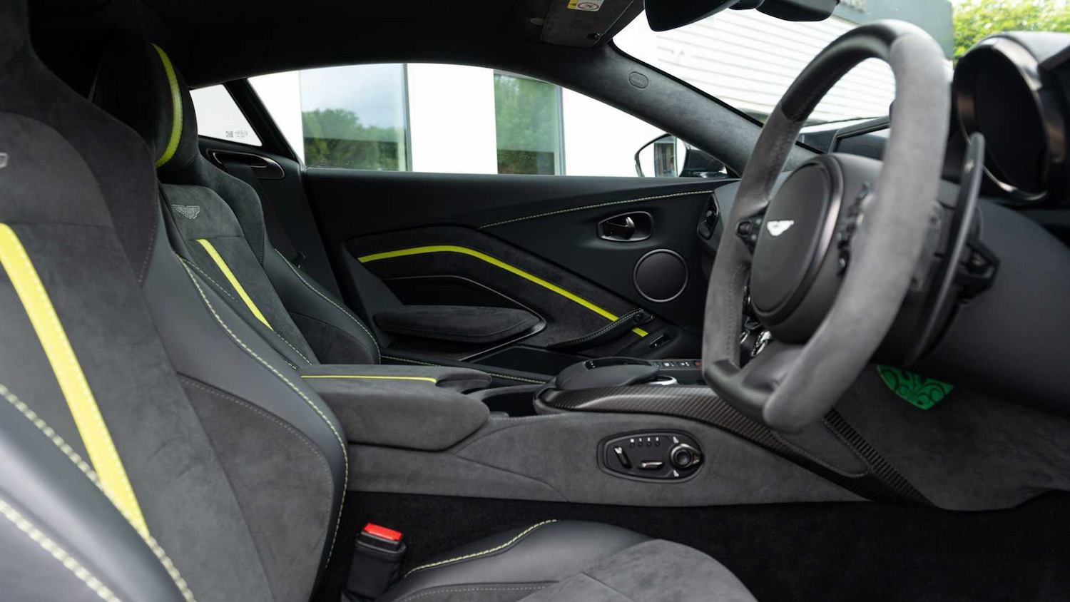 Used Aston Martin Vantage for sale - 77389751: Photo 33