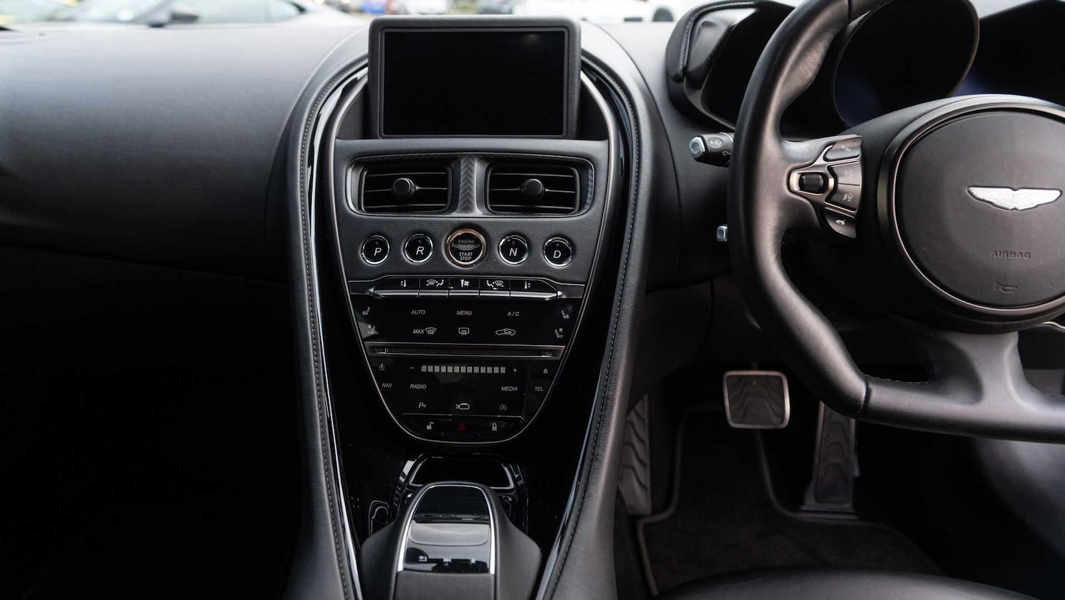 Used Aston Martin DBS 2021 for sale - 77649046: Photo 10