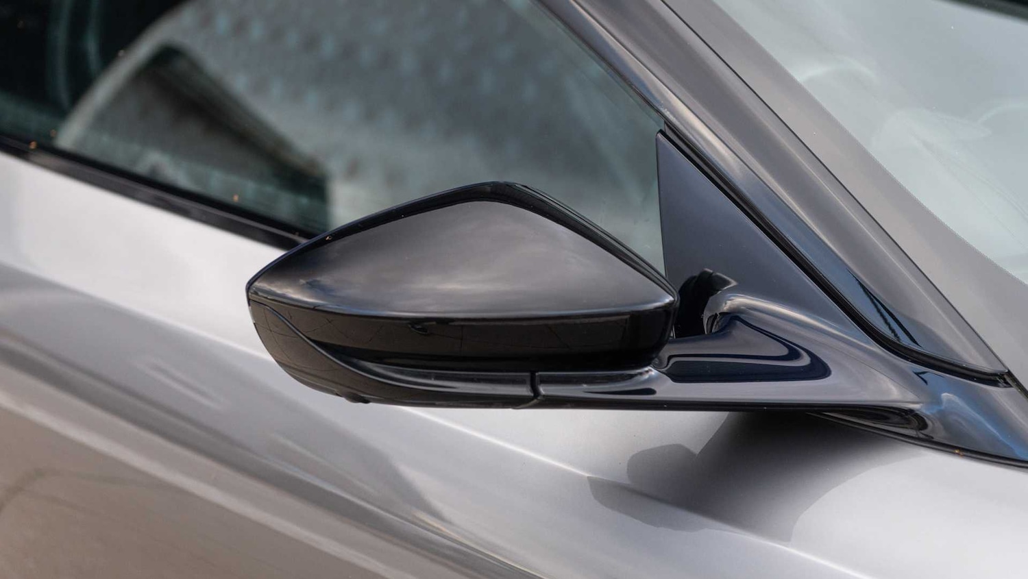 Used Aston Martin DBS 2021 for sale - 77649046: Photo 22