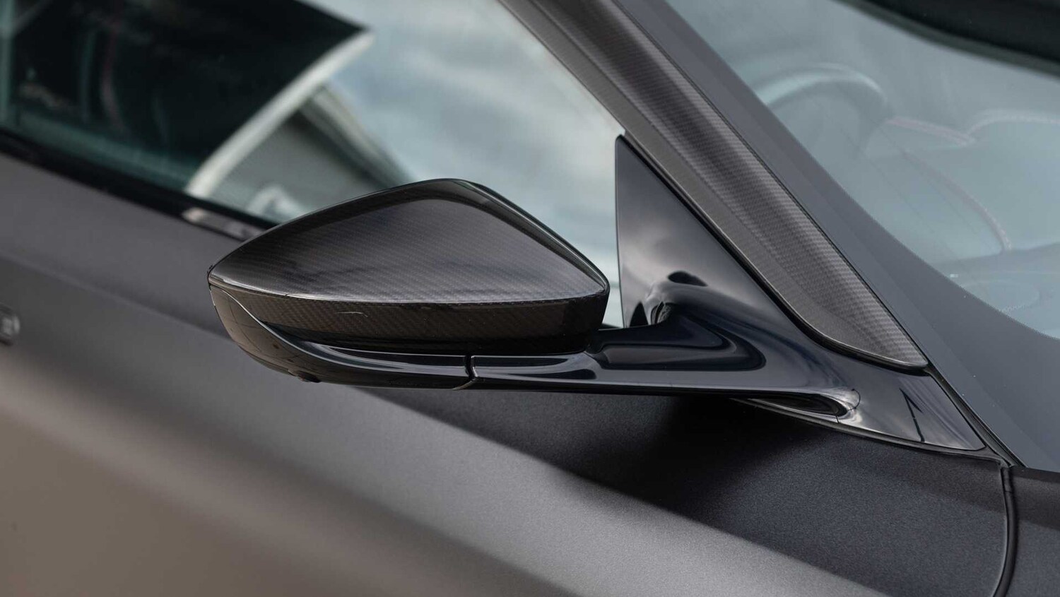 Used Aston Martin DBS 2021 for sale - 77674643: Photo 23