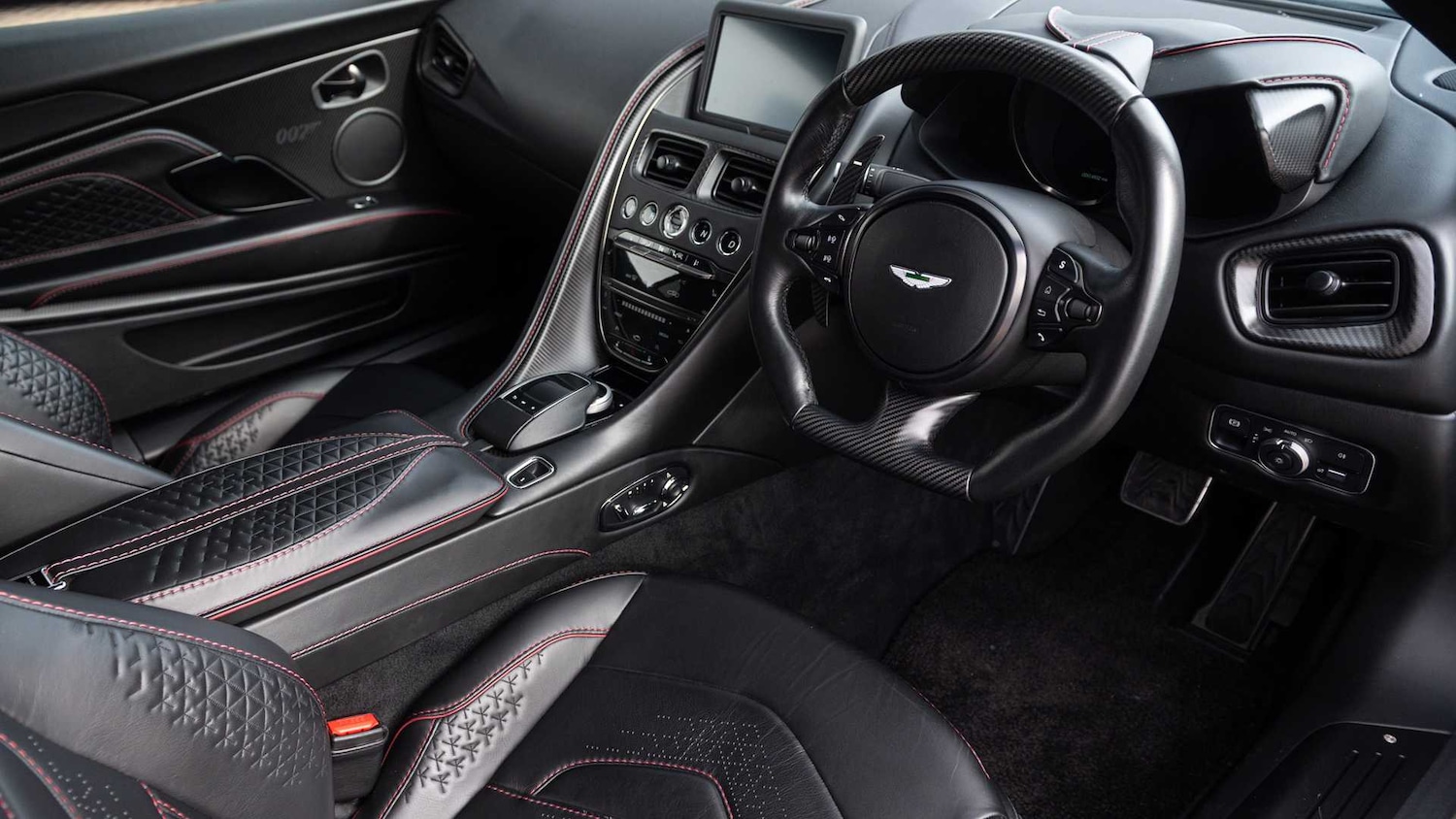 Used Aston Martin DBS 2021 for sale - 77674643: Photo 3