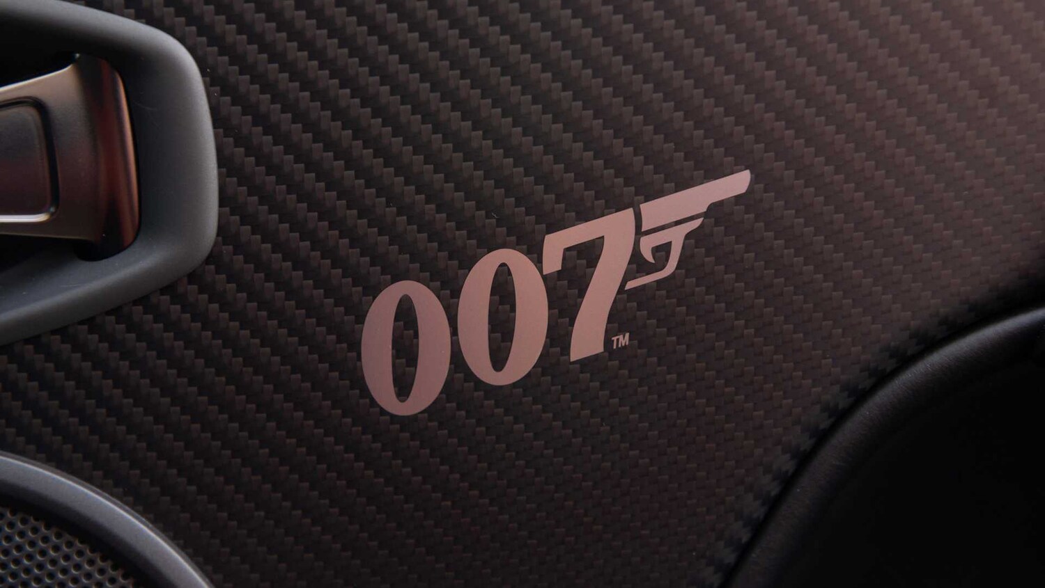 Used Aston Martin DBS 2021 for sale - 77674643: Photo 31